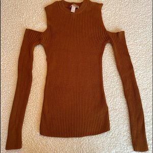Cognac Sweater with exposed shoulders